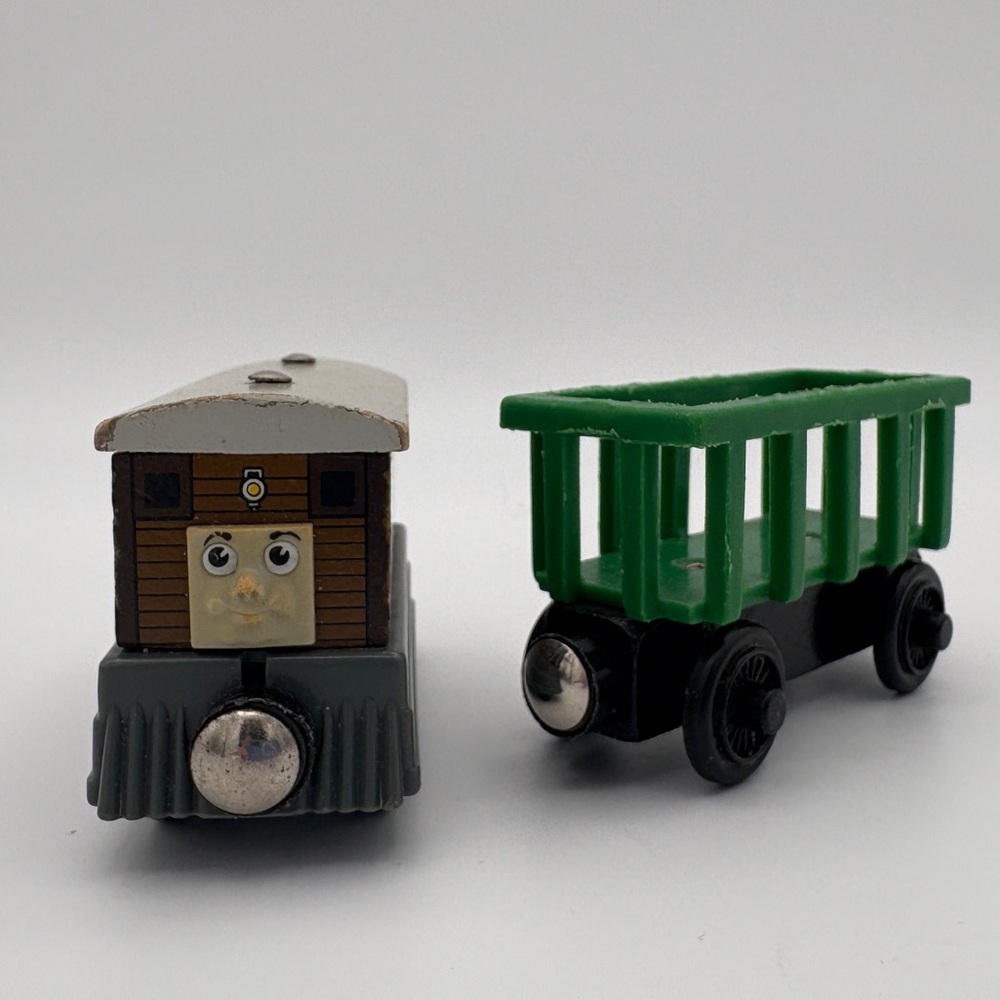 Thomas & Friends Wooden Railway Train Cars /Toby the Tram/ Green Cargo Car